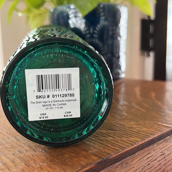 Starbucks 2021 Green Jeweled Diamond Grid Tumbler Cold Cup Venti 24oz NWT - Picture 4 of 4